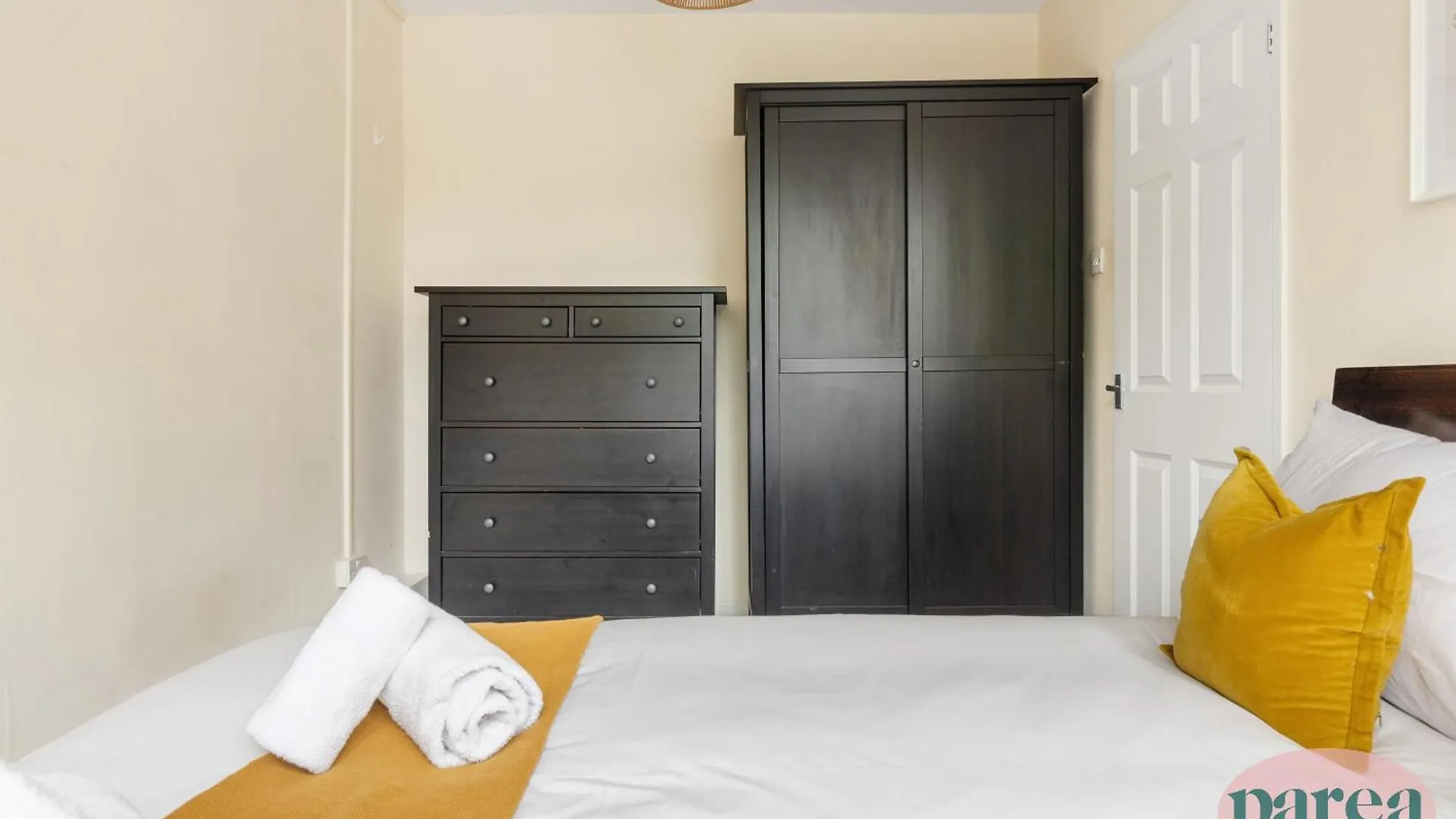 Apartment Parea Living - Cosy Flat With Skyline Views Beside Canary Wharf London
