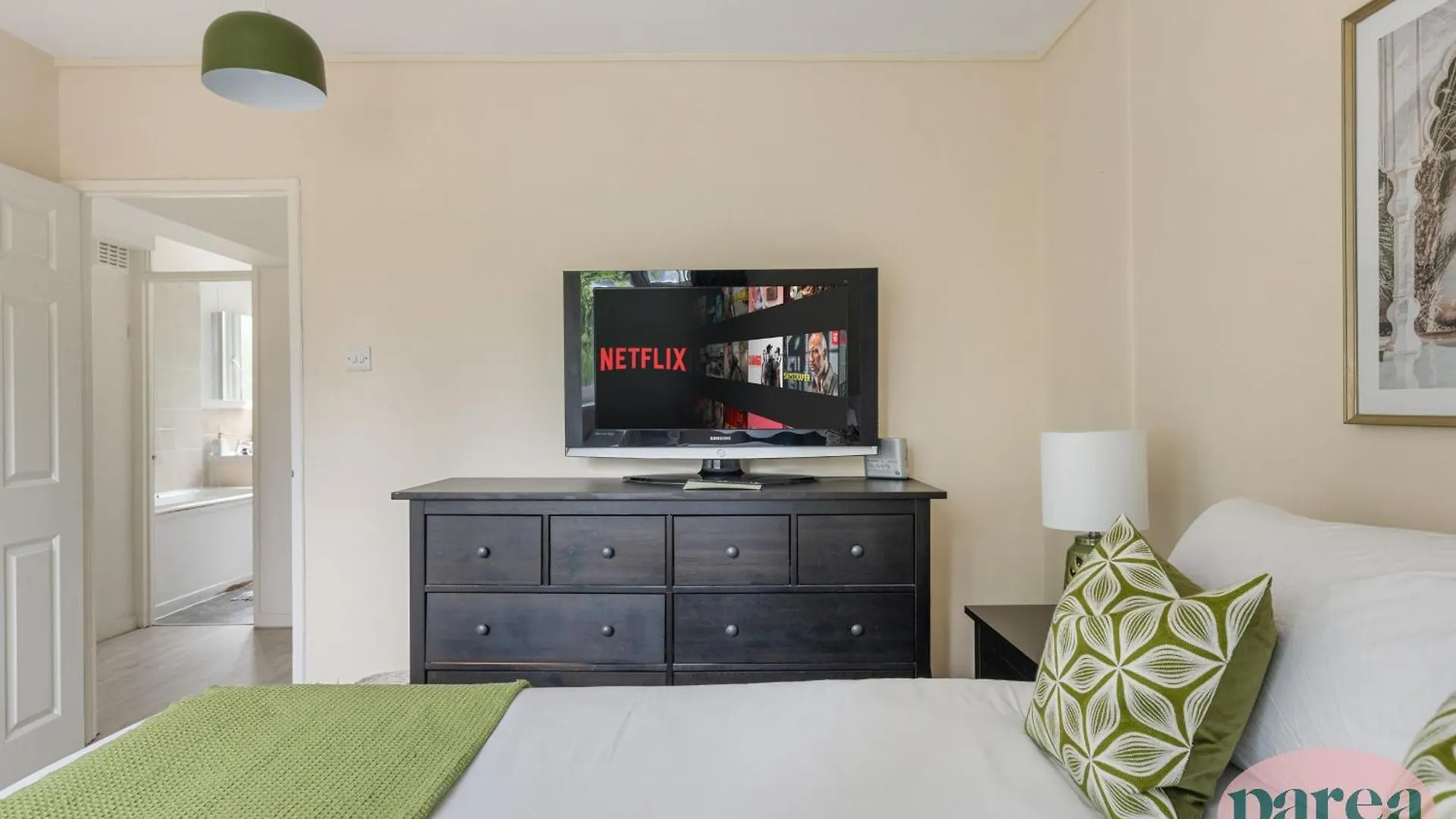 Parea Living - Cosy Flat With Skyline Views Beside Canary Wharf London United Kingdom