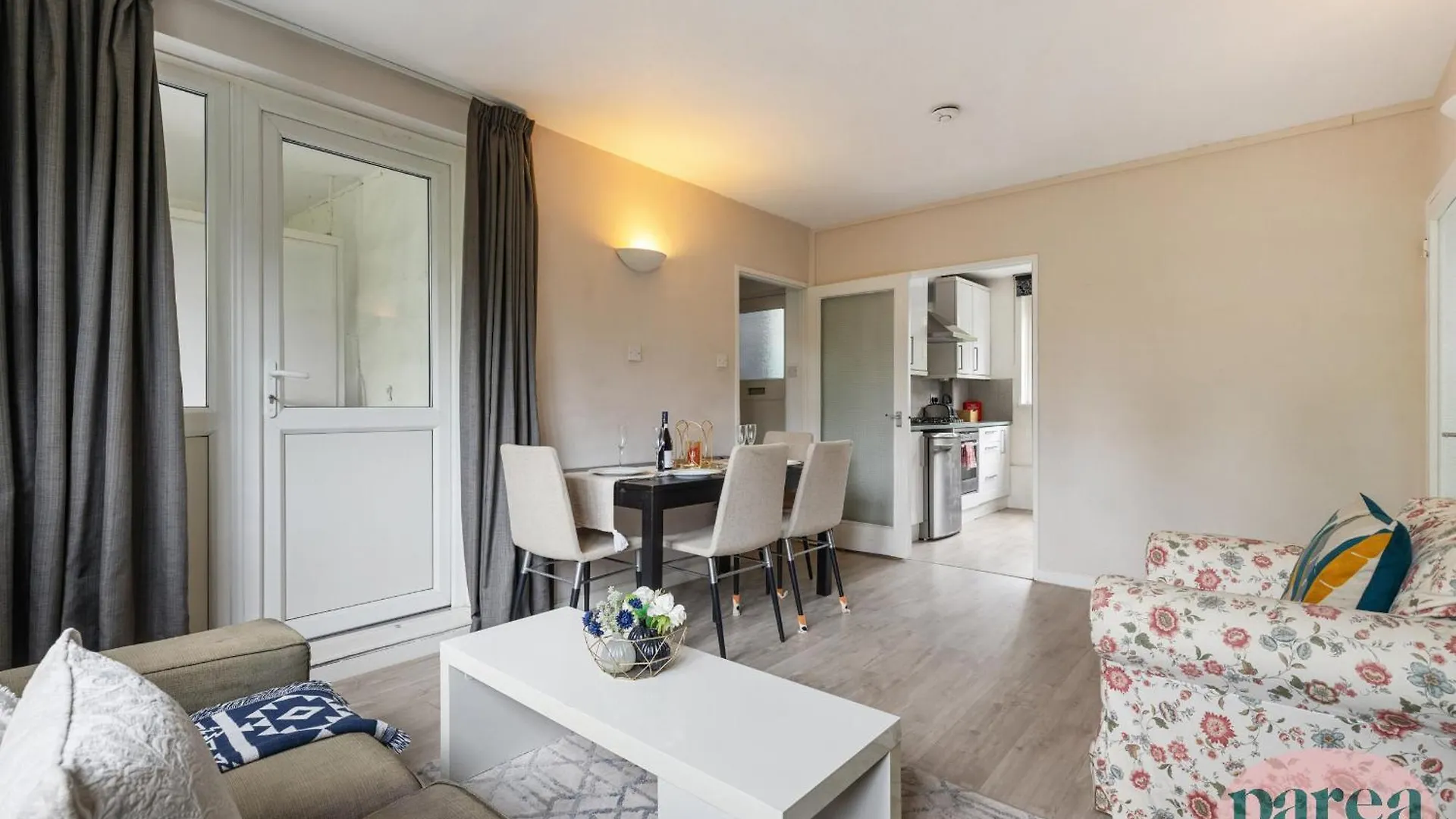 Parea Living - Cosy Flat With Skyline Views Beside Canary Wharf London United Kingdom