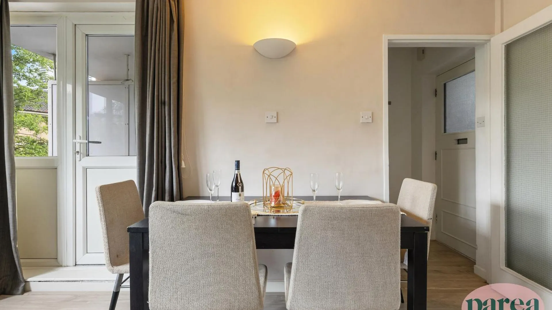 Parea Living - Cosy Flat With Skyline Views Beside Canary Wharf London 0*,  United Kingdom