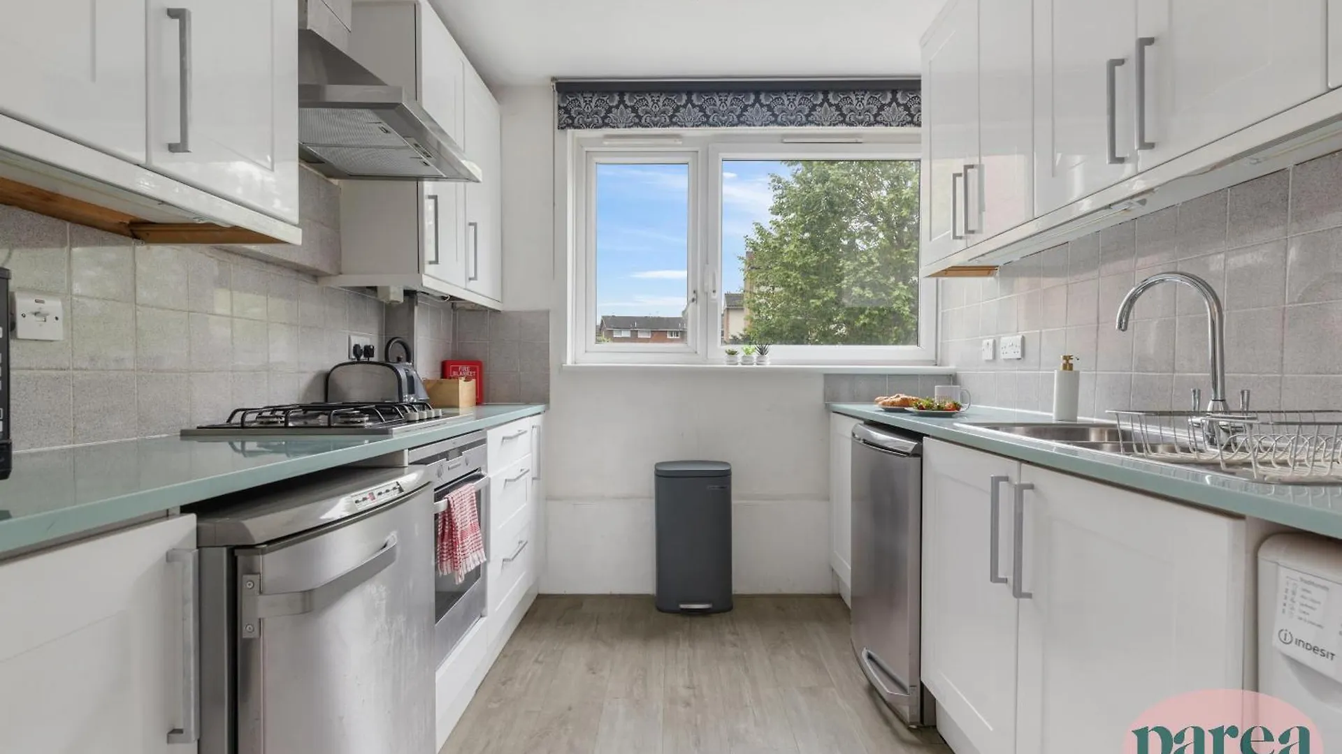 Parea Living - Cosy Flat With Skyline Views Beside Canary Wharf London Apartment